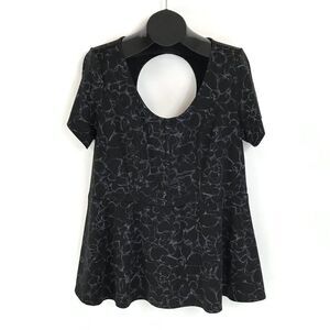 Torrid Peplum Floral Keyhole Top Women's Plus Size 2/2X Scoop Neck Stretch Knit